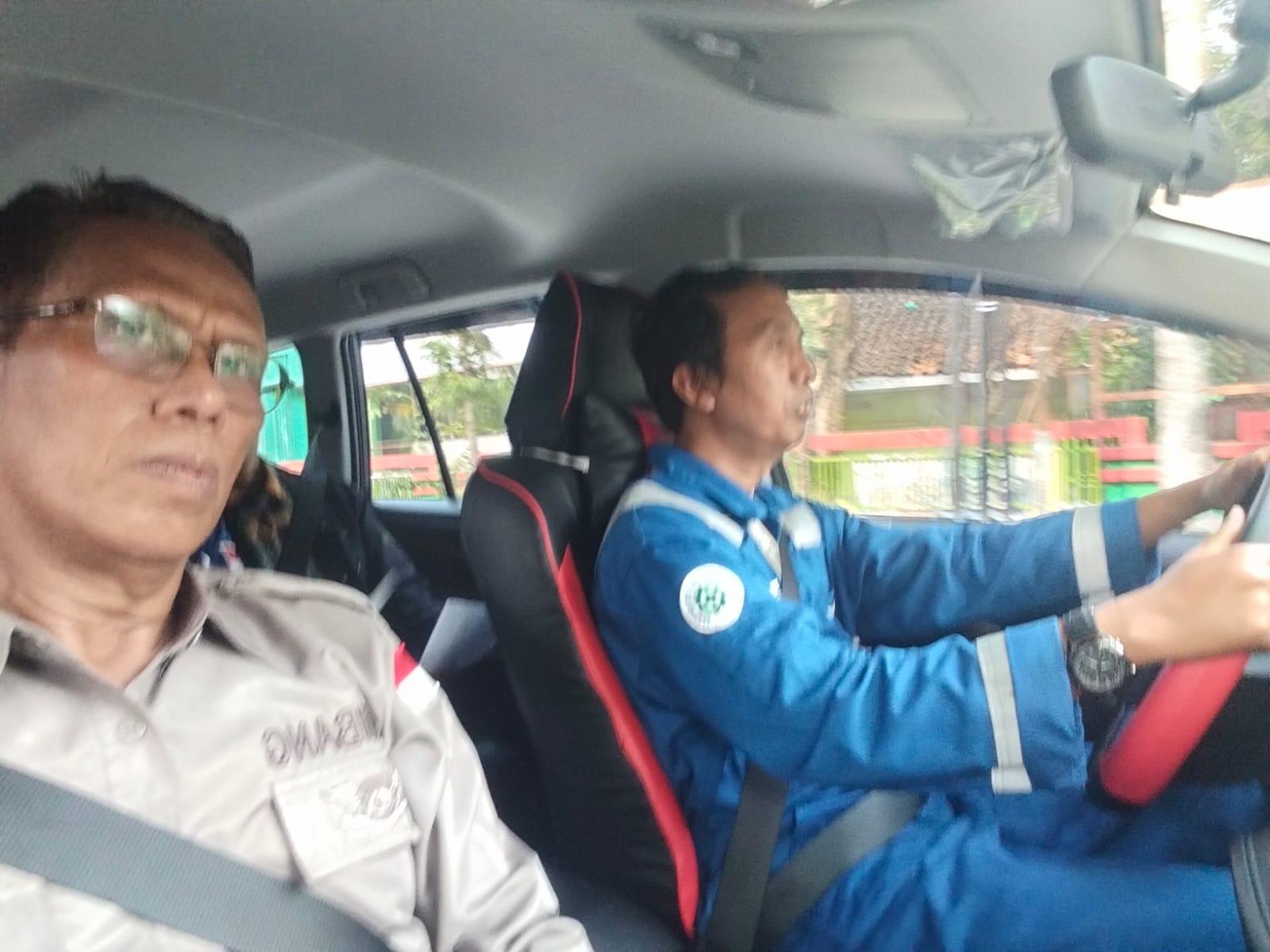 Simulasi mengemudi aman di dalam kabin