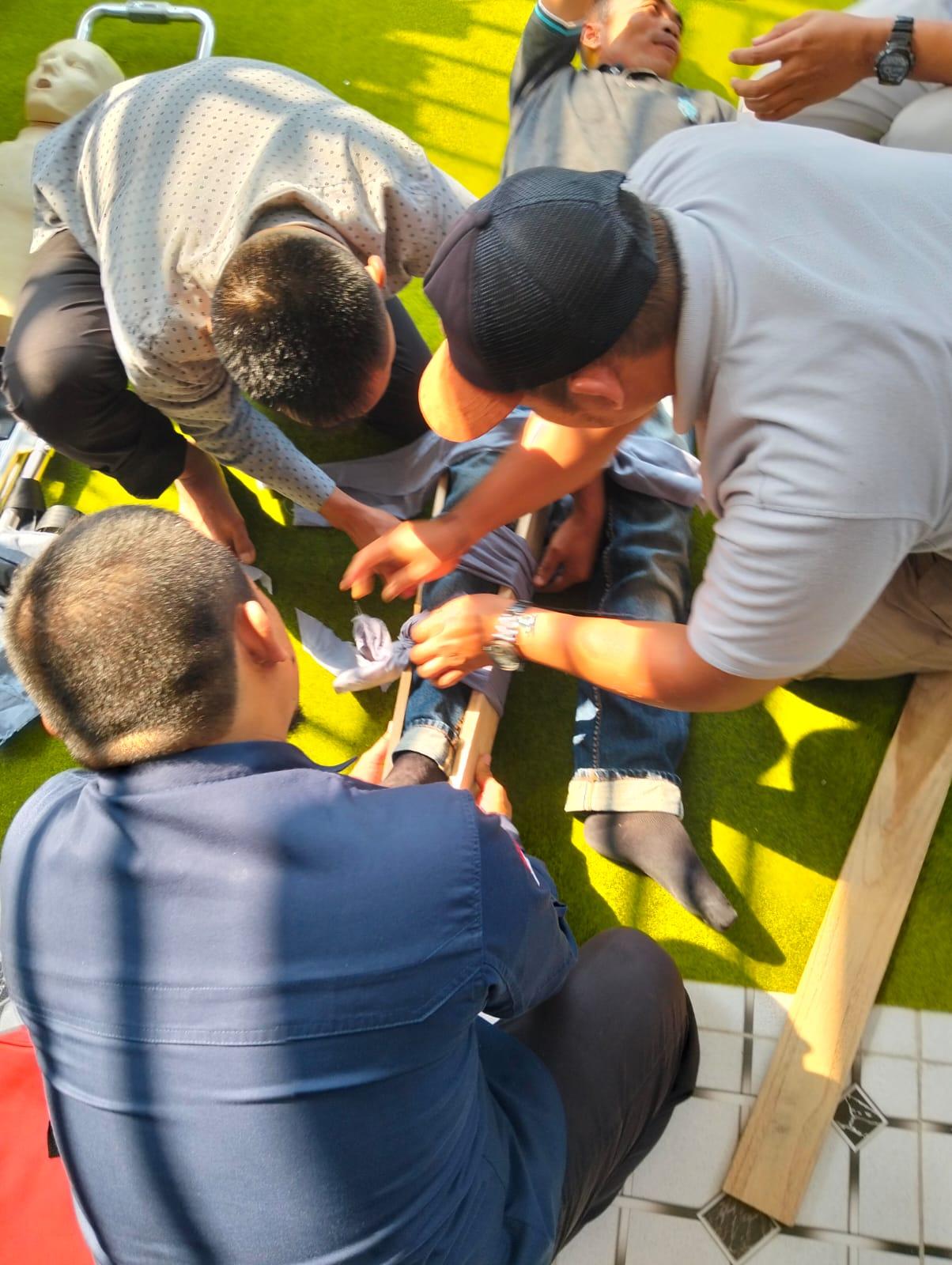 Detail teknis pembidaian untuk penanganan patah tulang